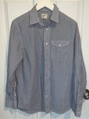 Old Navy Men's Blue and White Striped Button-Down Shirt